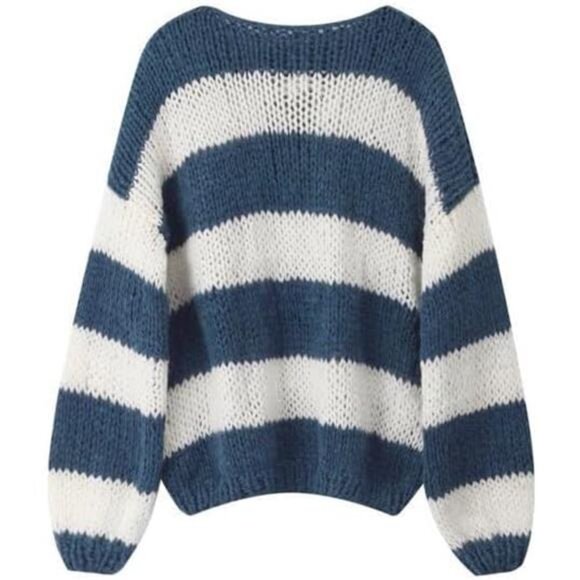 Oversized Sweaters for Women - Picture 4 of 4